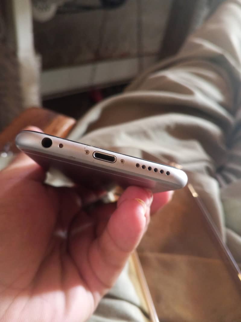 Apple iPhone 6S 3