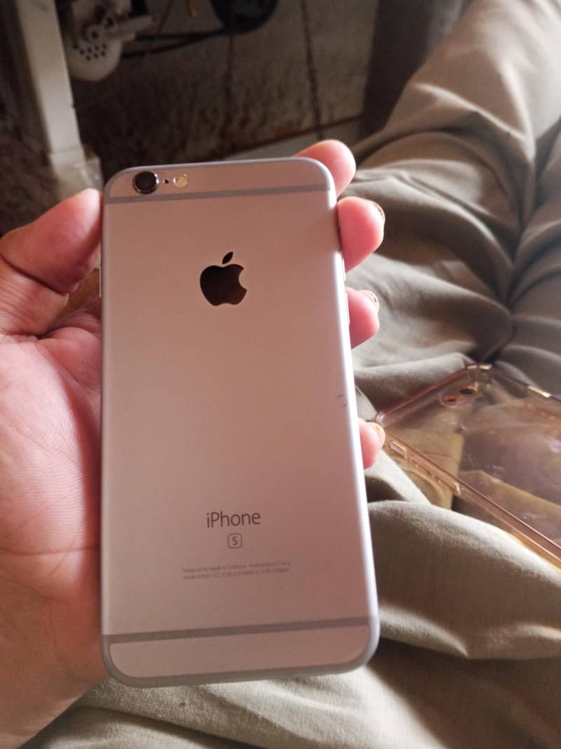 Apple iPhone 6S 4