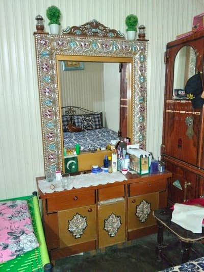 Dressing Table For sale