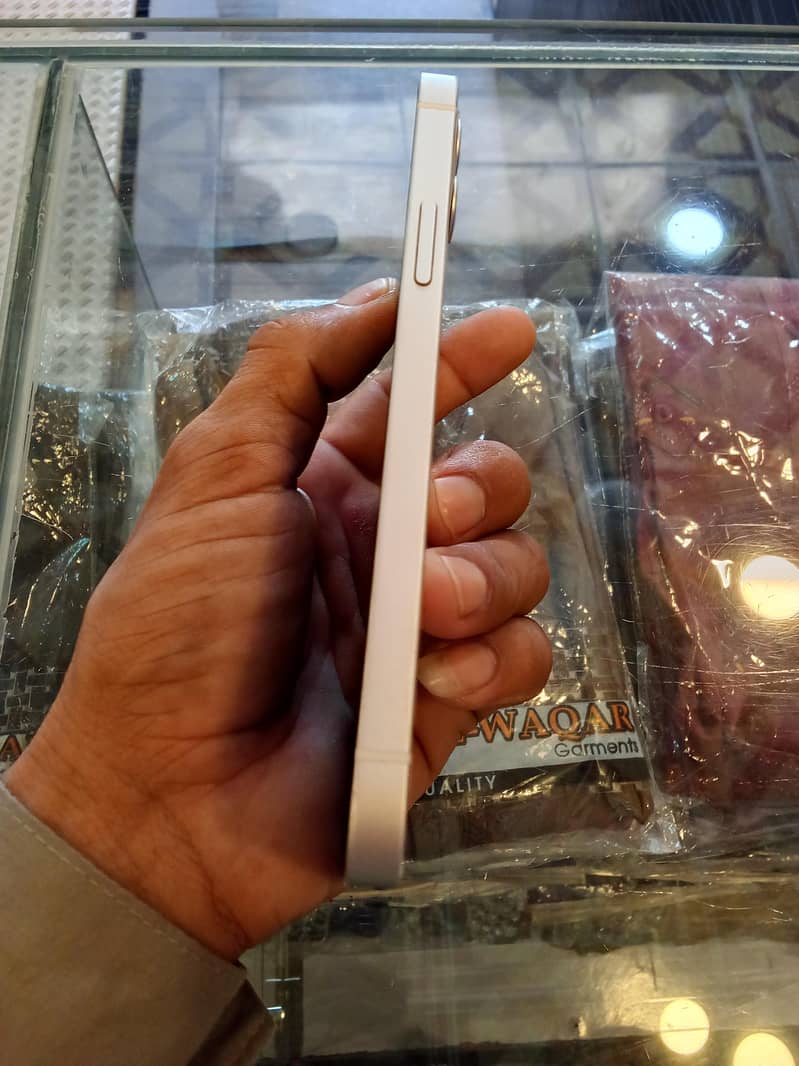 Apple iPhone 12 3