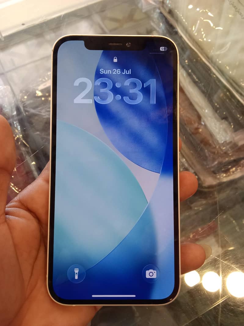Apple iPhone 12 6
