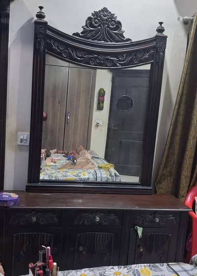 Dressing table