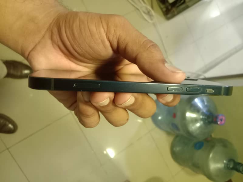 Apple iPhone 12 3