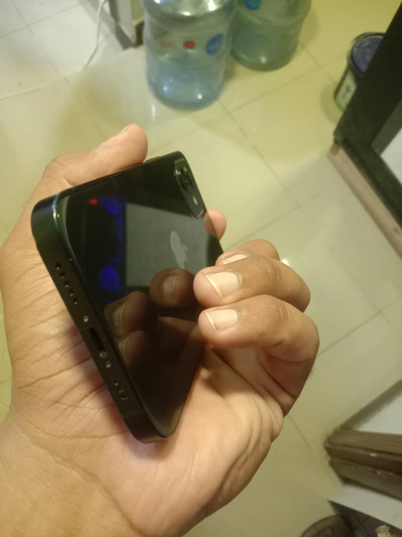 Apple iPhone 12 5