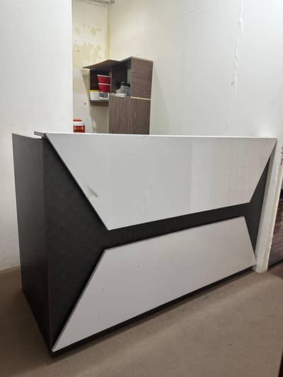 Office Counter Tables for Reception Area