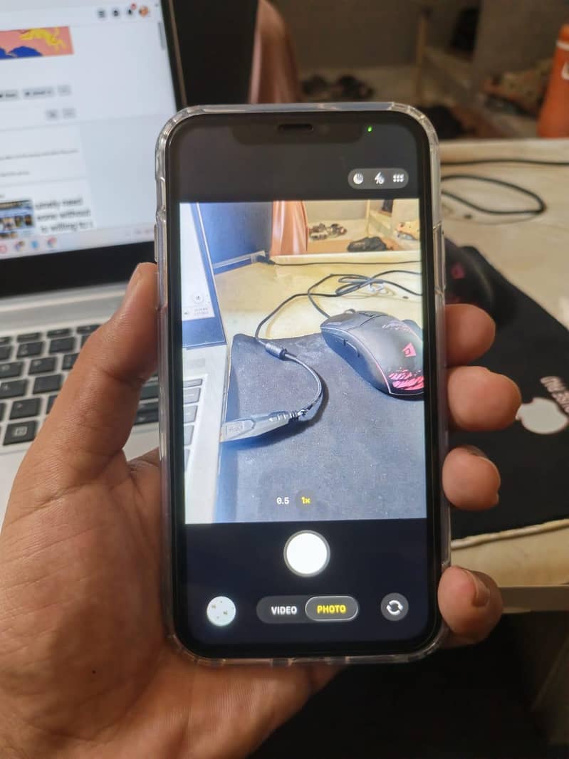 iPhone 11 6