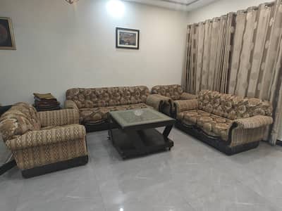 Title: 7 Seater Sofa Set – Excellent Condition – Rs. 45,000