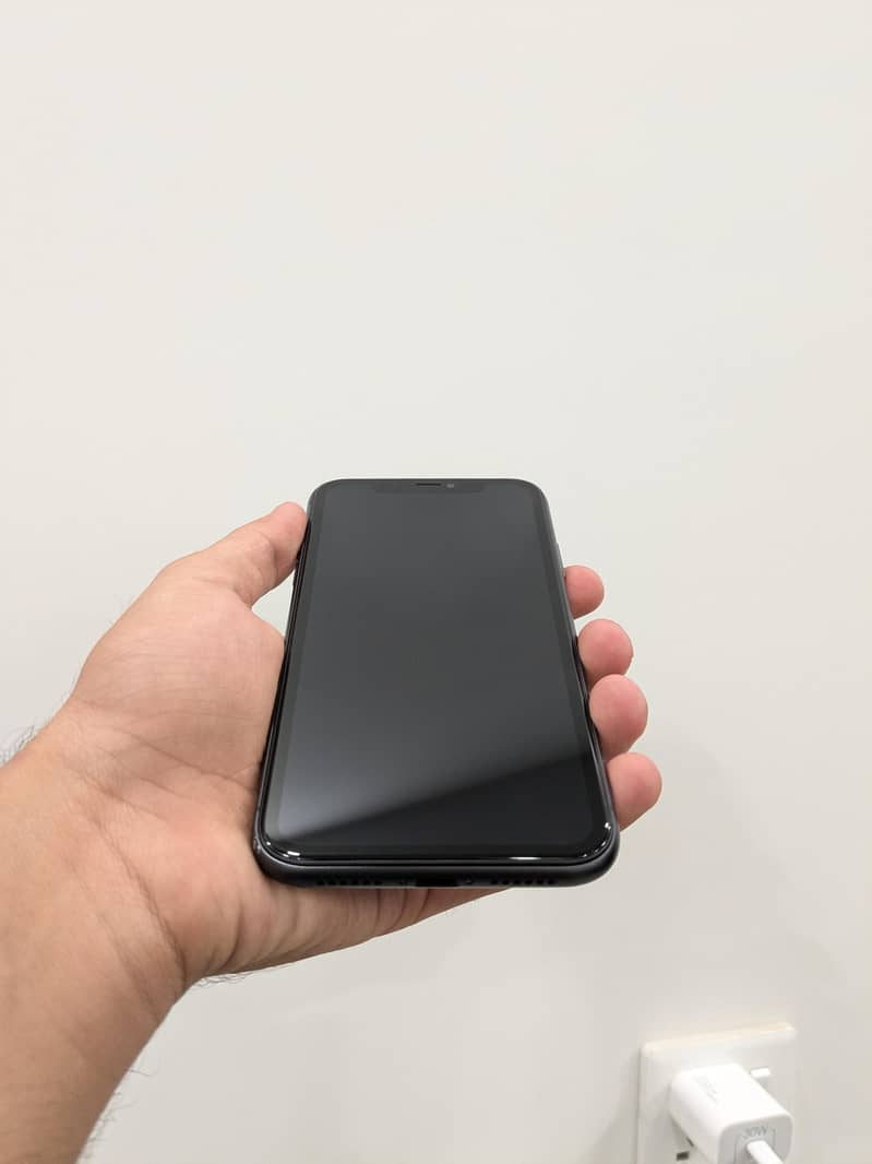 Apple iPhone 11 4