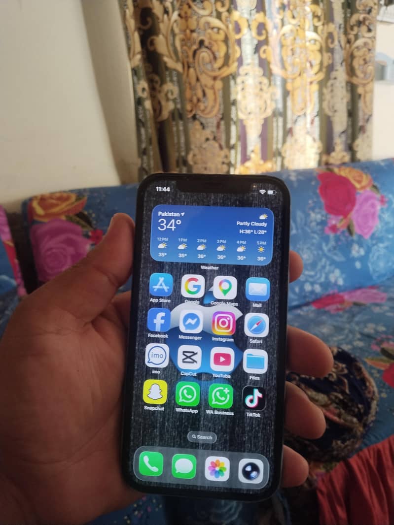 Apple iPhone 12 1