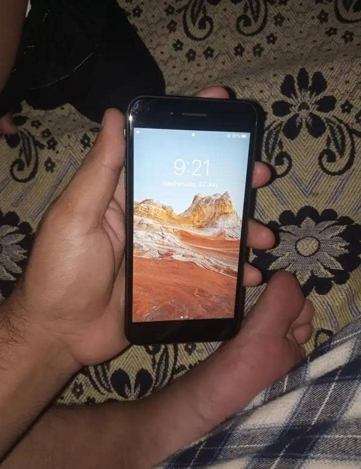 Apple iPhone 7 Plus 1