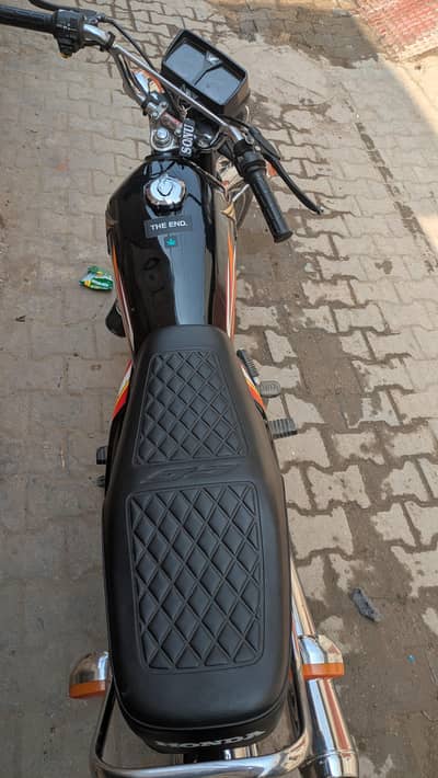 Honda 125  color black 10/10 All ok just bay and drive