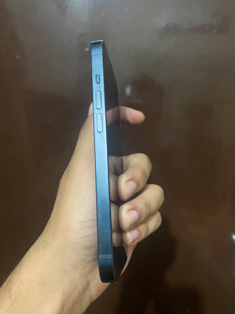 Apple iPhone 14 3