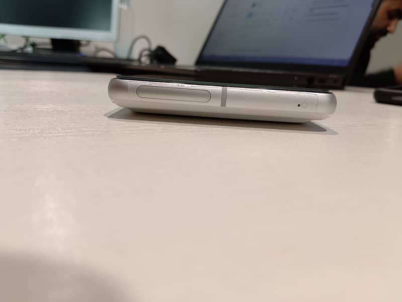 Google Pixel 7 4