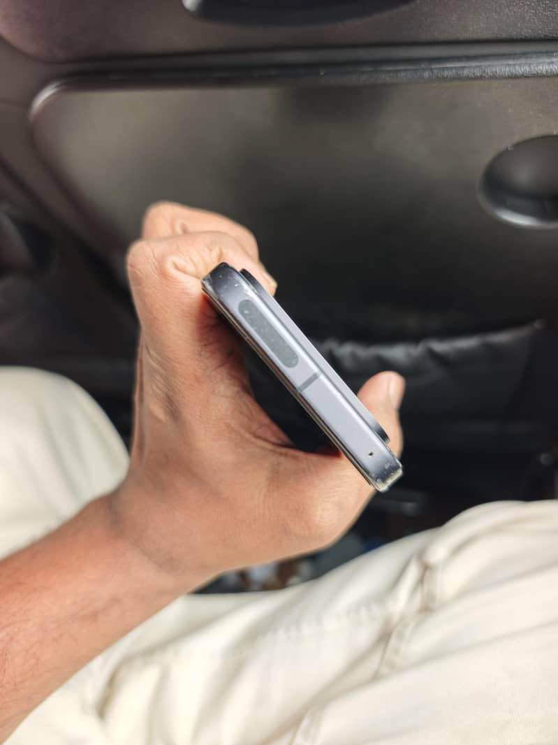 Google Pixel 9 6