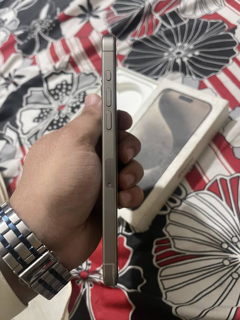 Iphone 15 pro max 2