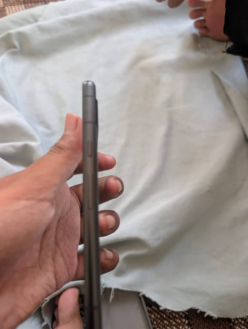 Google pixel 7a 5