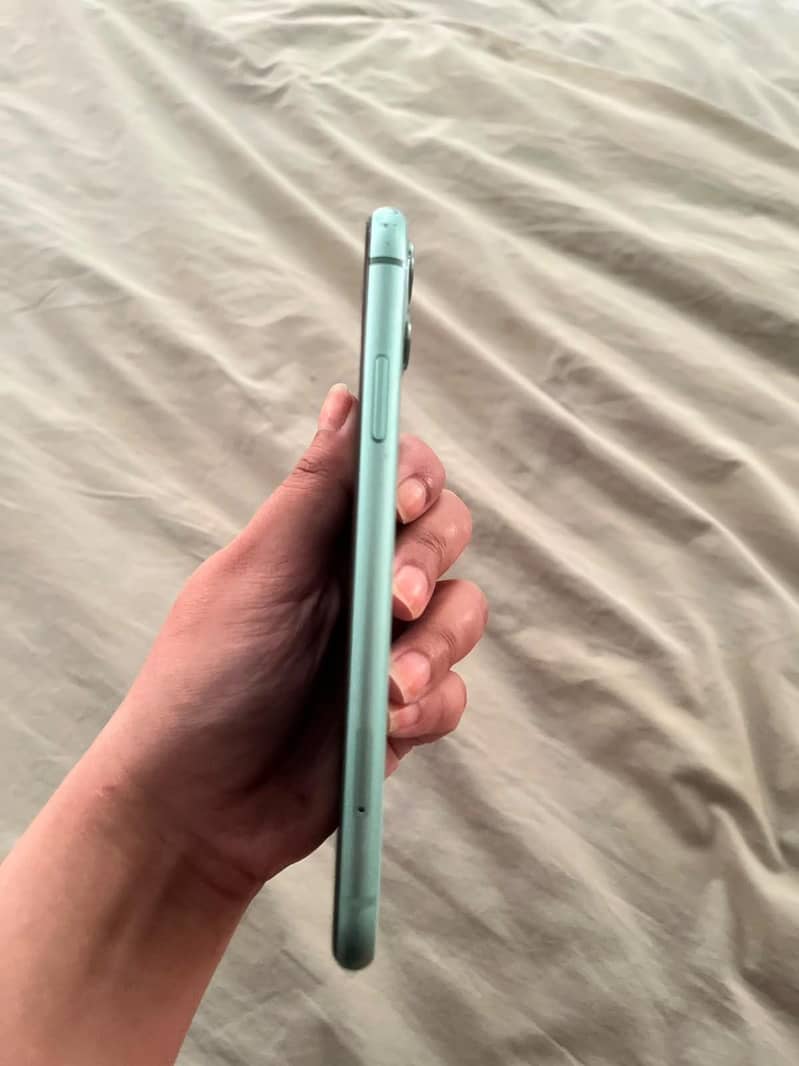 iPhone 11 5