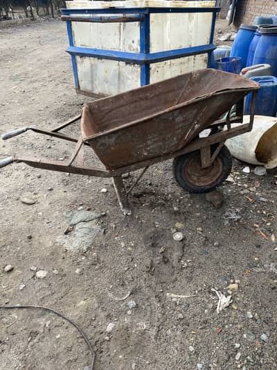 Wheelbarrow hath rari ok ha