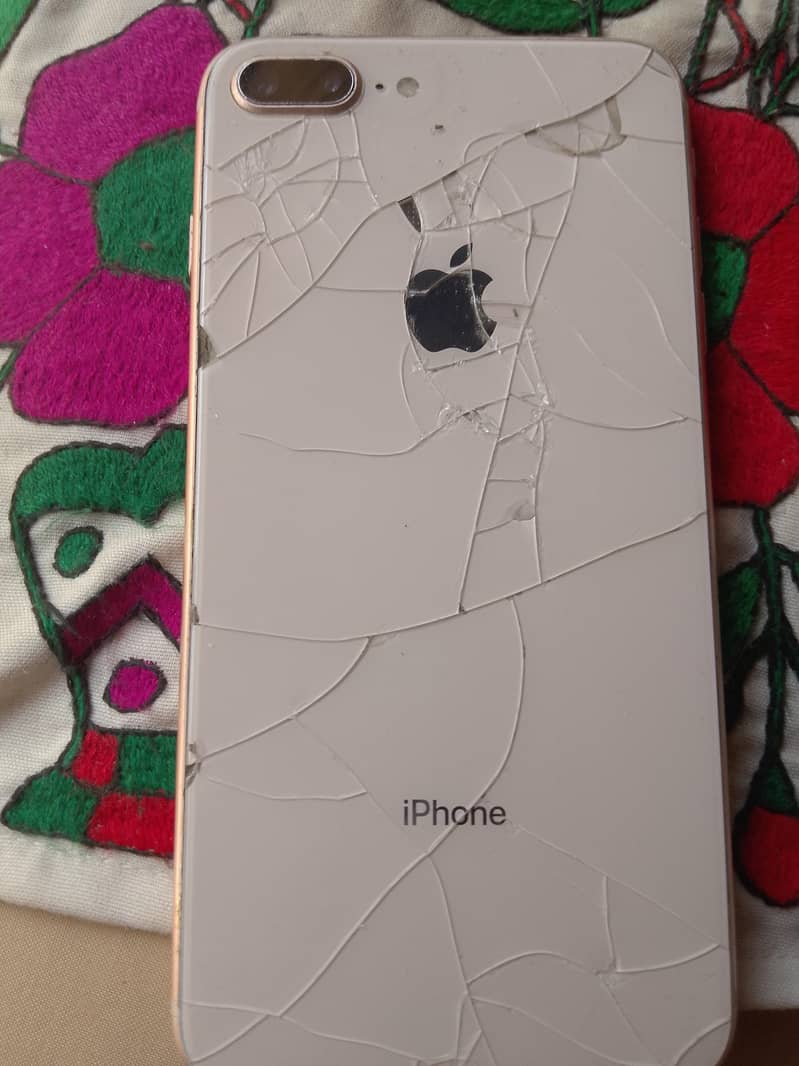 Apple iPhone 8 Plus 1