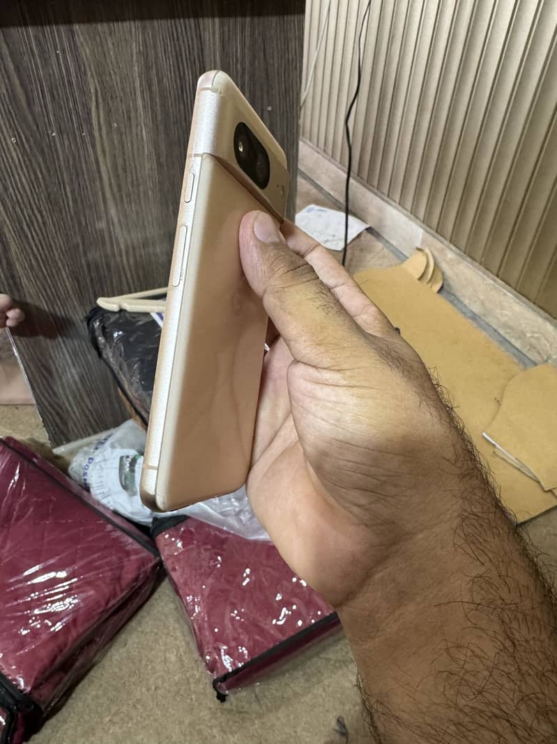 Google Pixel 8 2
