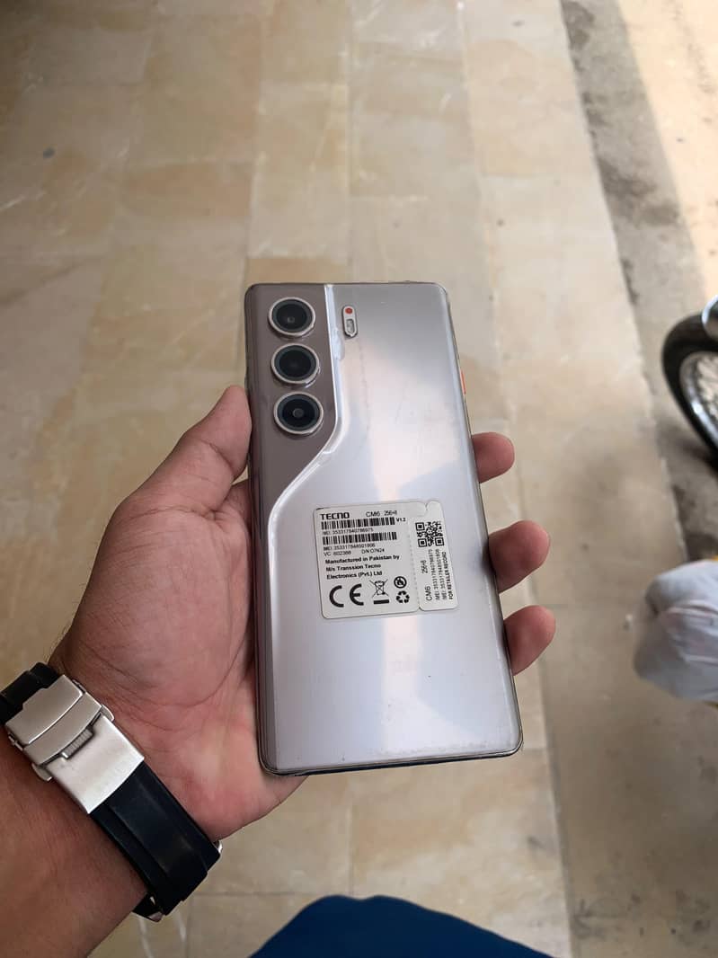 Tecno CAMON 40 Pro 0