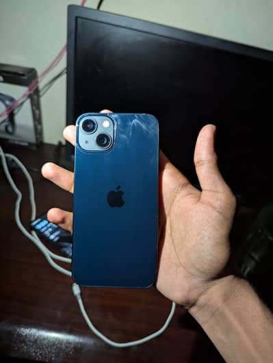 Apple iPhone 13