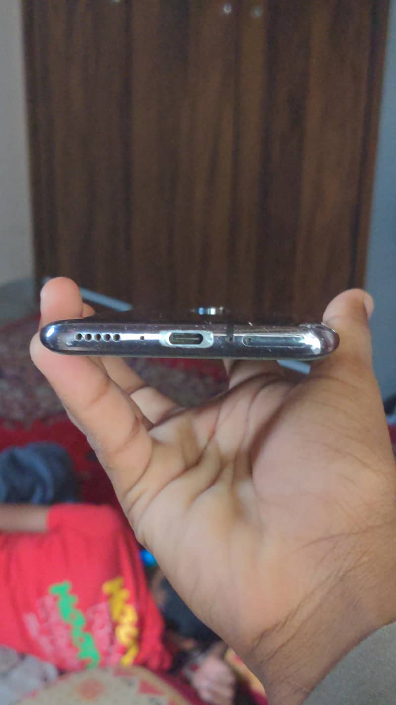 One Plus 7 Pro 3