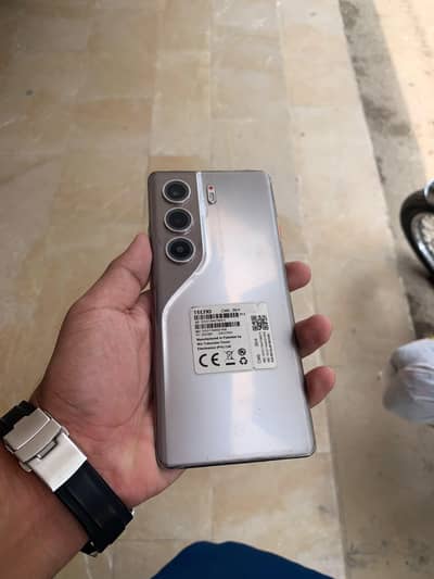 Tecno camon 40 pro