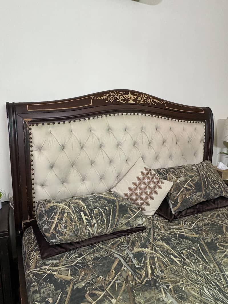 Bed with side tables 1