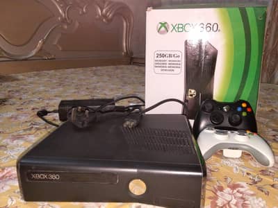 Xbox 360 slim 10/10 350 gb