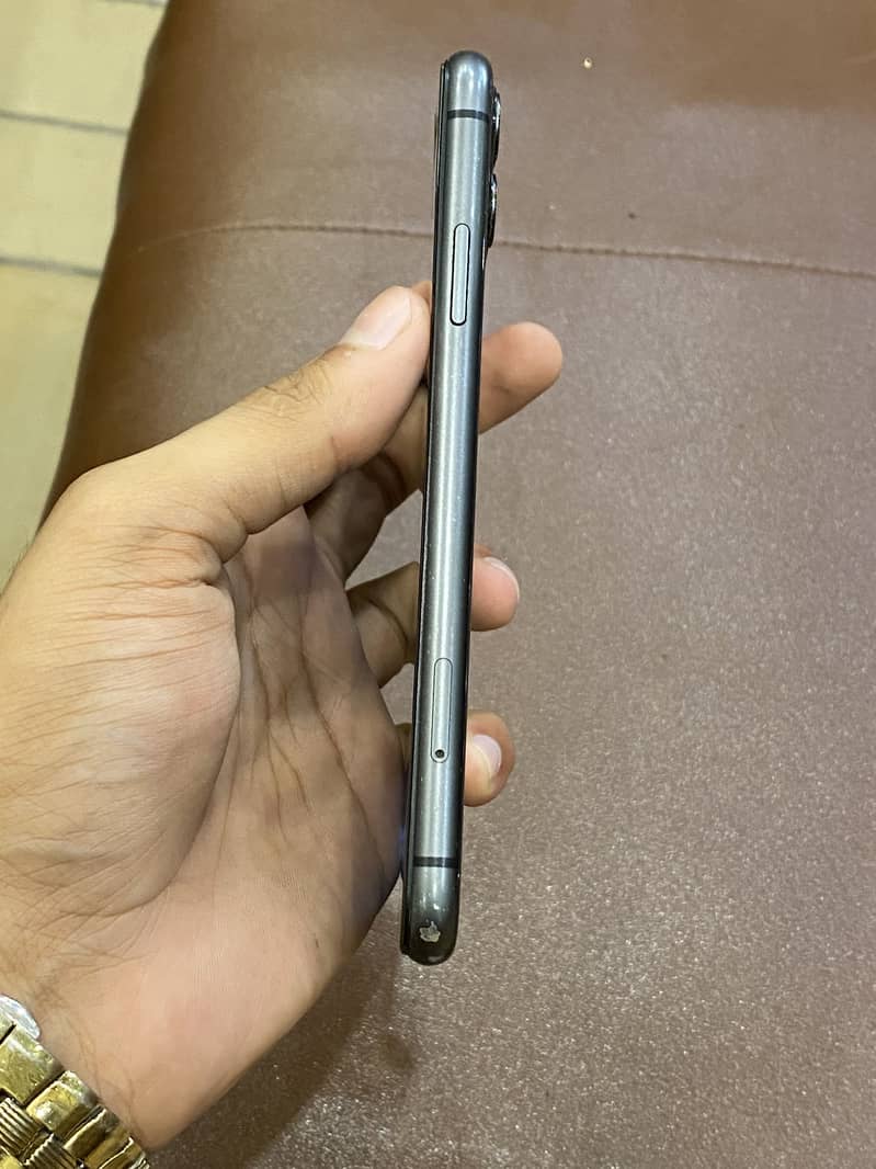 Apple iPhone 11 0
