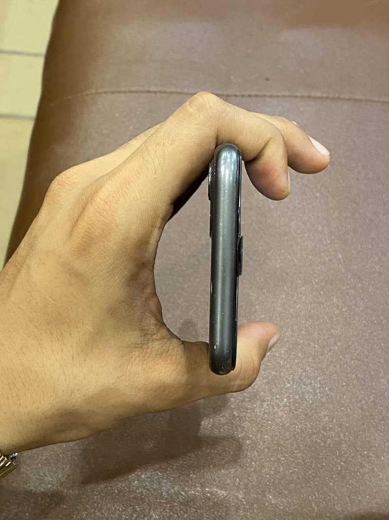 Apple iPhone 11 5