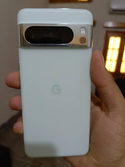 Google Pixel 8 Pro