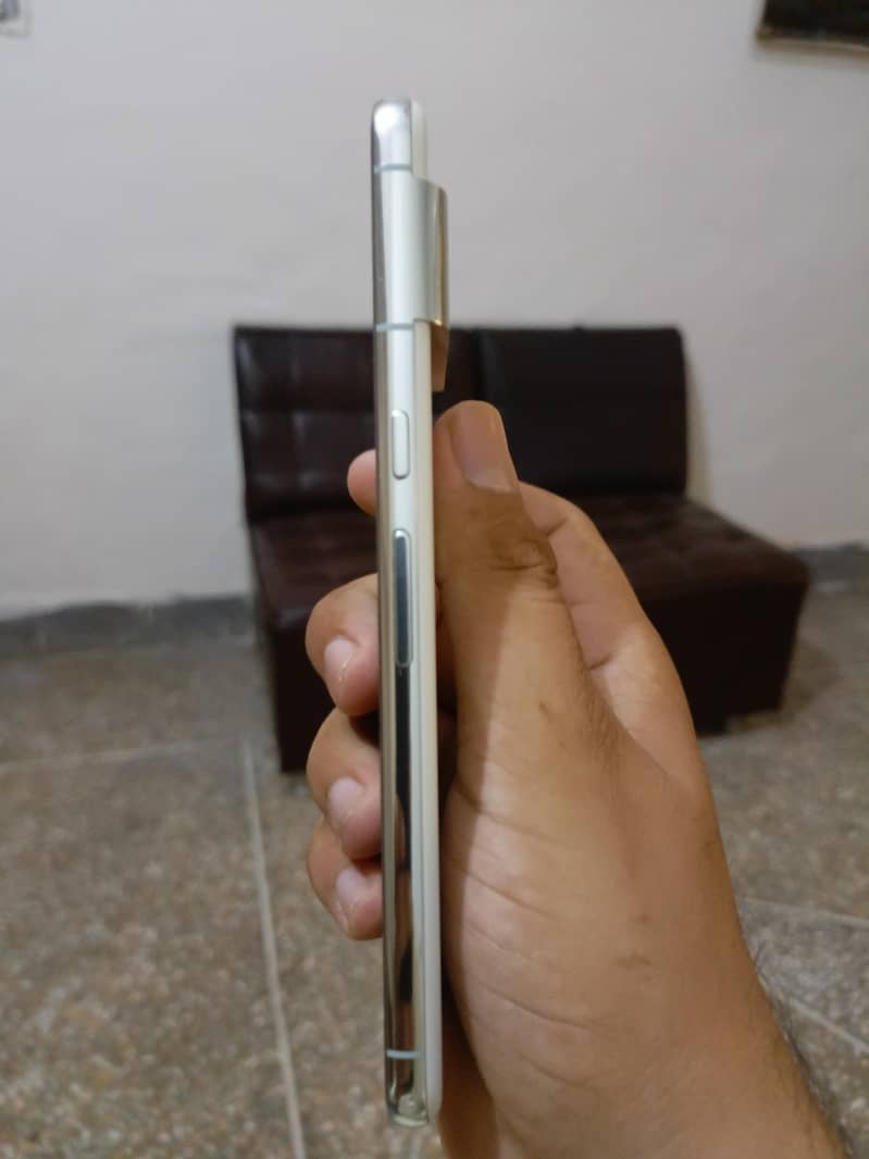 Google Pixel 8 Pro 2