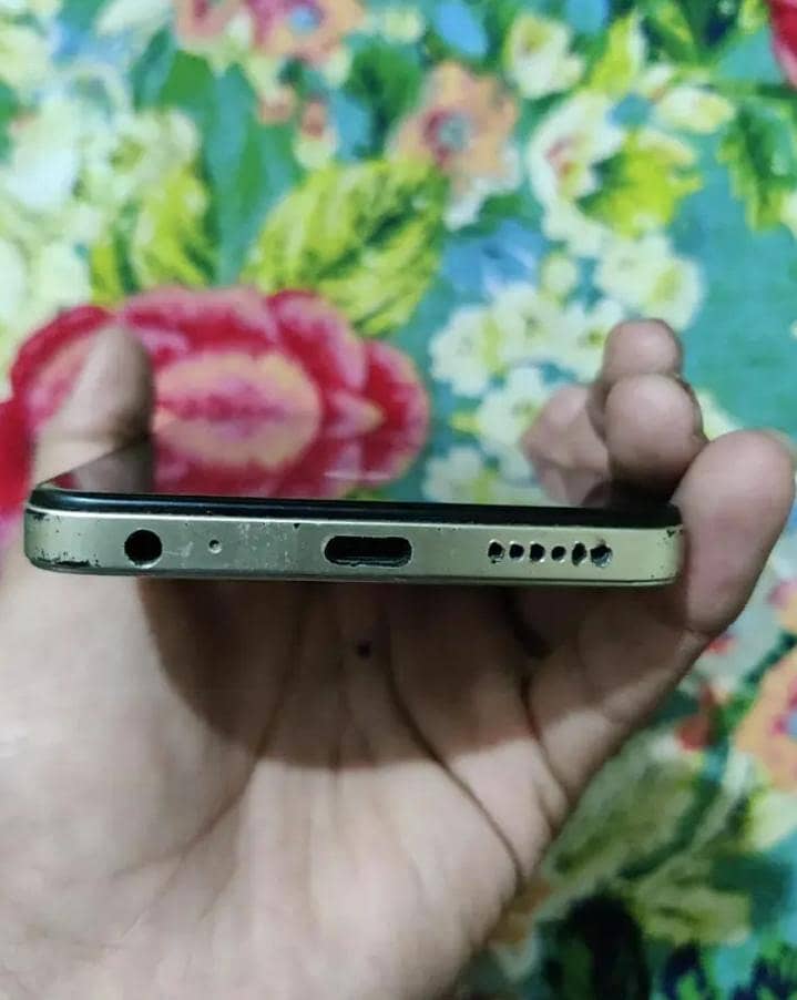 Tecno Spark 20C 2