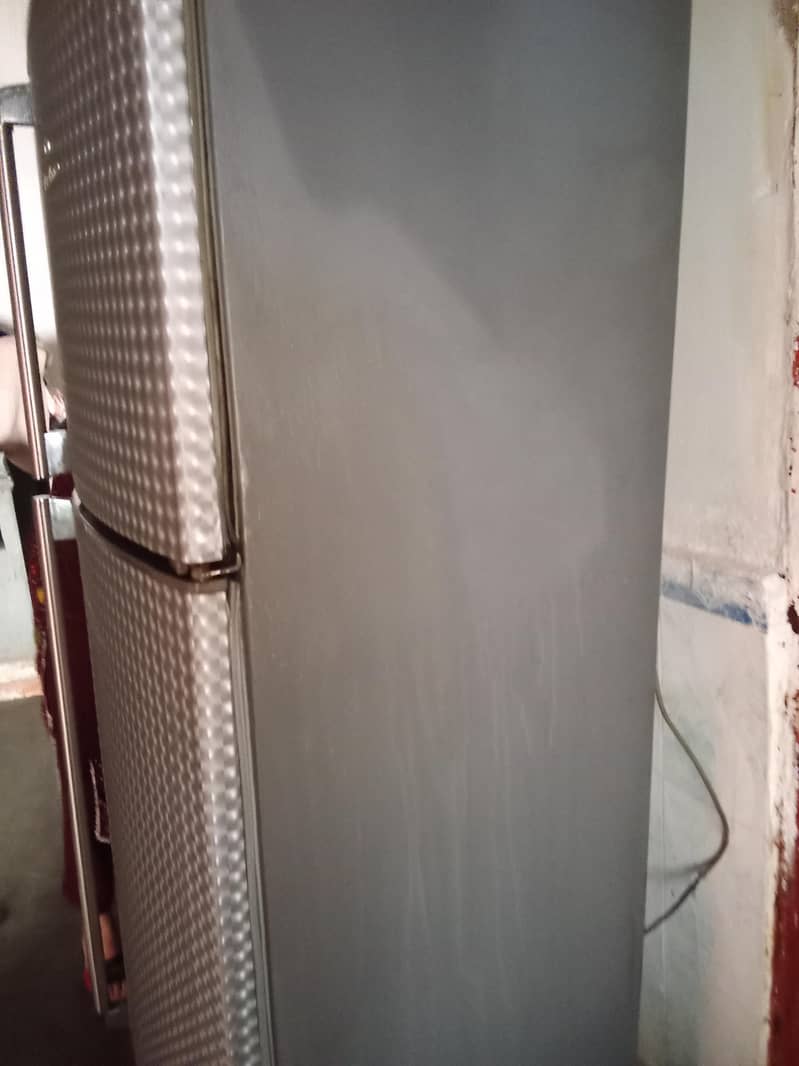 Refrigerator 0