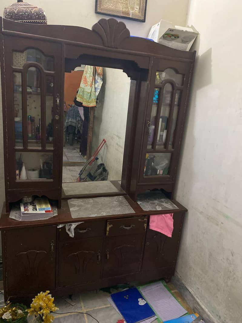 dressing table 0