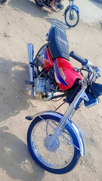 2017 model ha total original old model me teyar howa ha