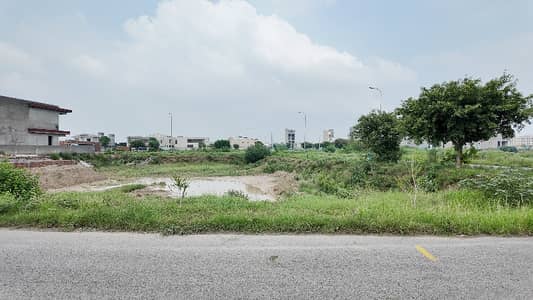 "Plot No. 279, Block U: Where Luxury Meets Location in DHA Phase 8"