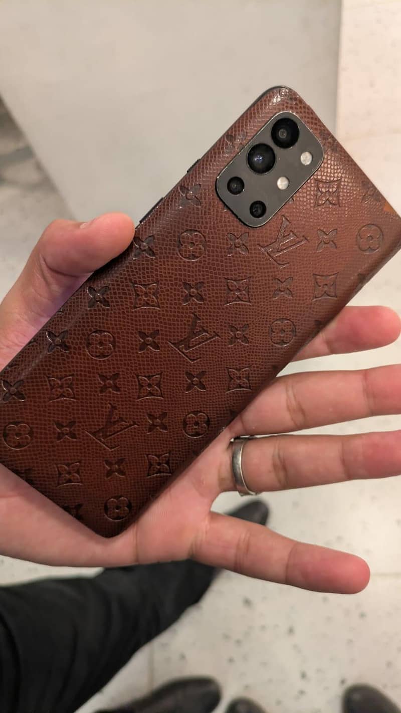 One Plus 9R 3