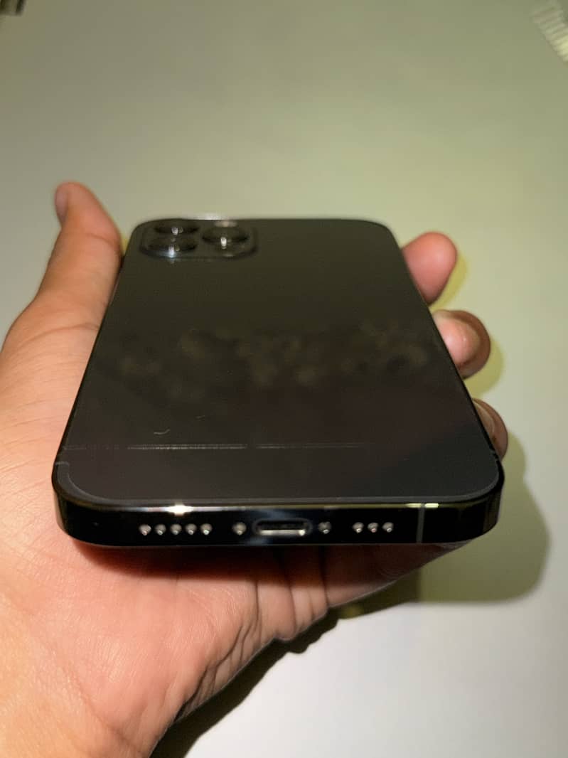 Apple iPhone 12 Pro 1