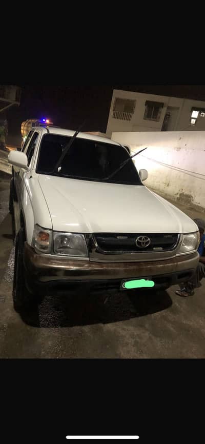 Urgent sale Toyota Hilux 2002 original 3l diesel engine