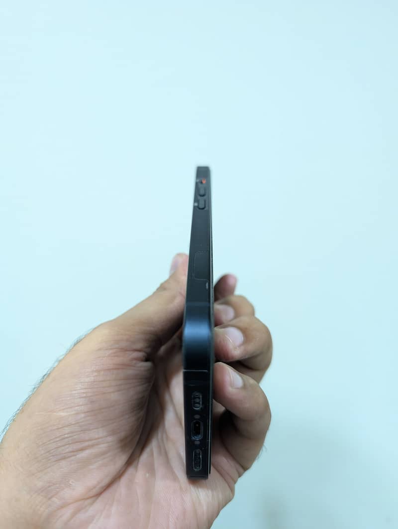iPhone 14 3