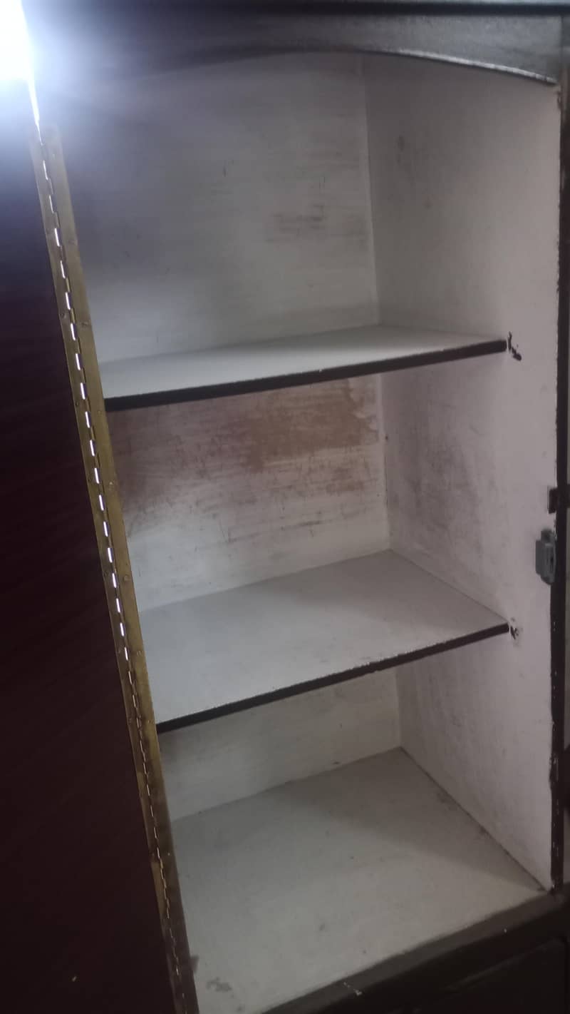 safe almari 5