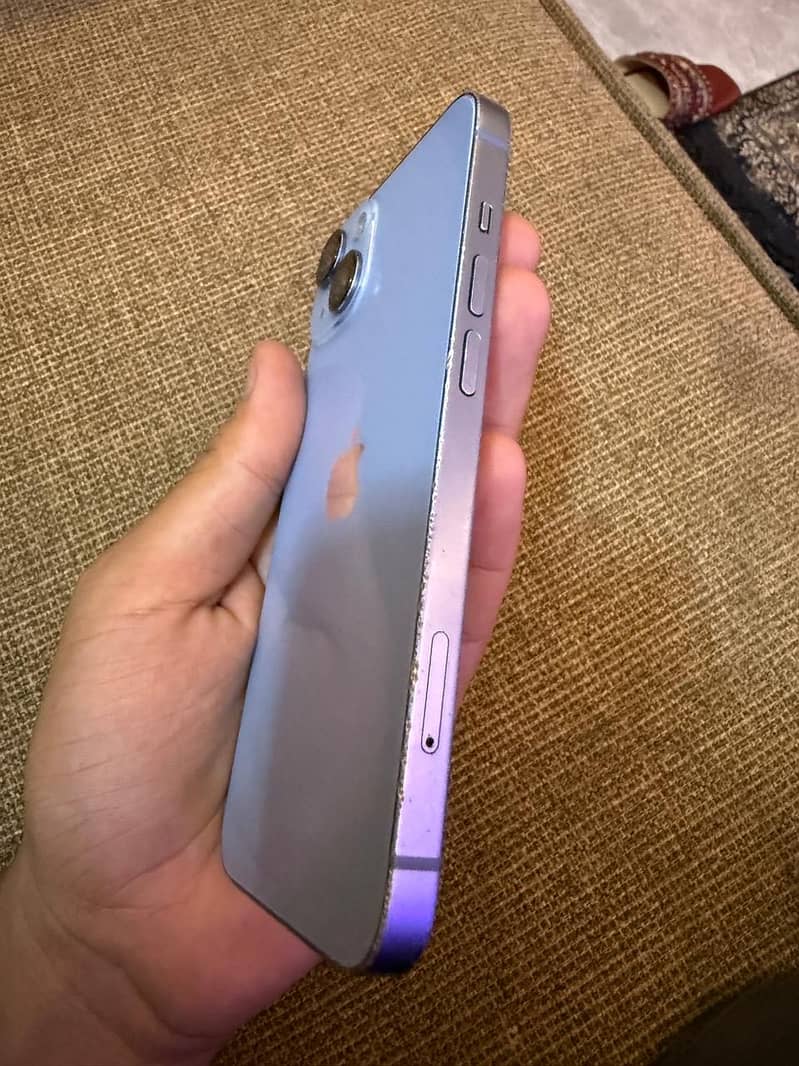 Apple iPhone 14 3
