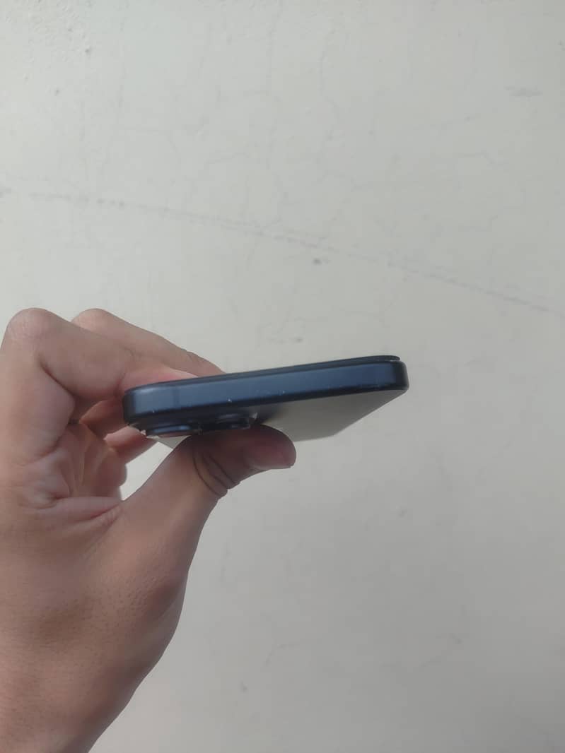 IPHONE 15 PLUS 4