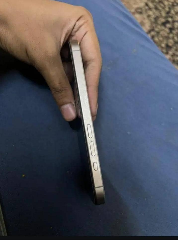 Apple iPhone 15Pro 0