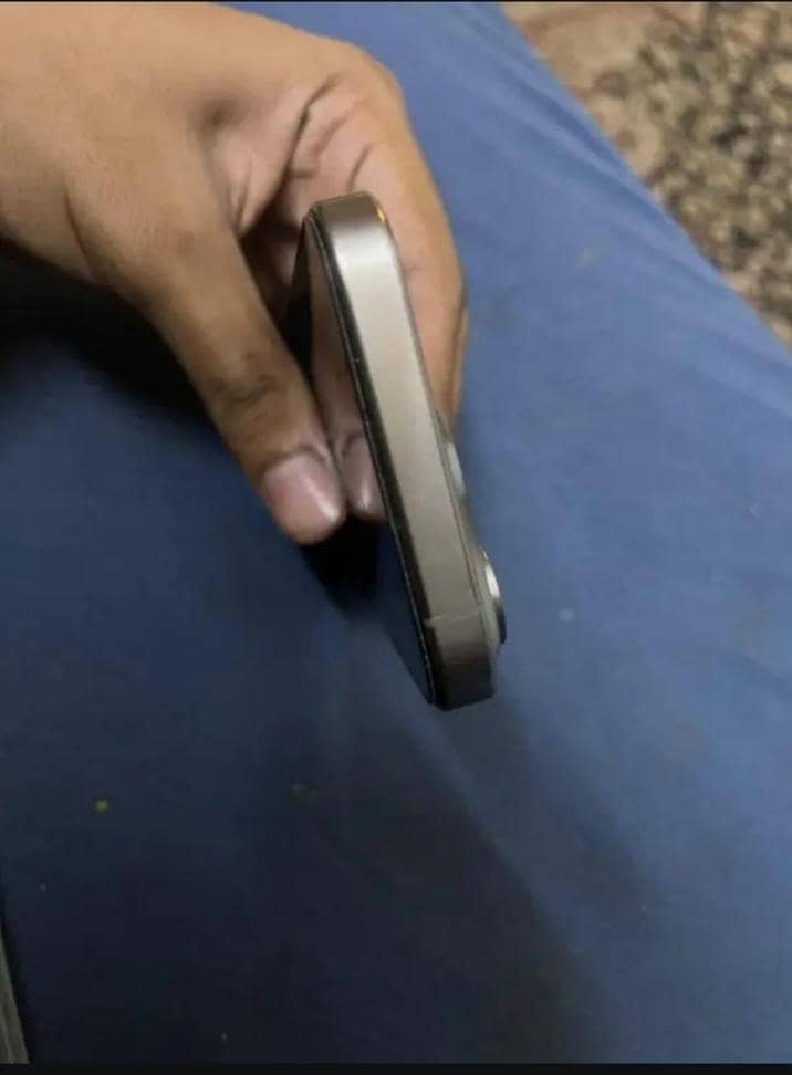 Apple iPhone 15Pro 1