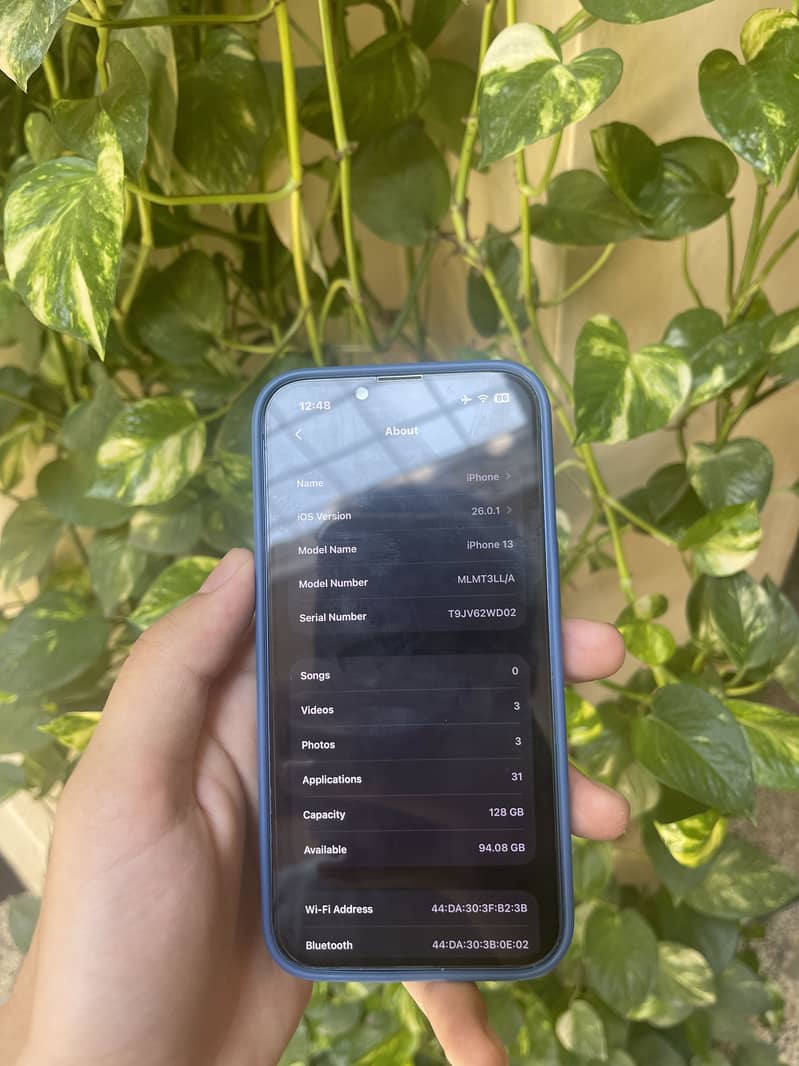 iPhone 13 4
