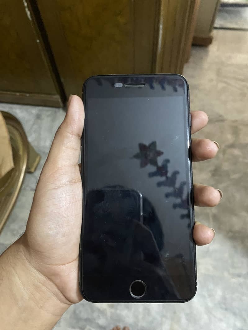 Apple iPhone 7 Plus 0